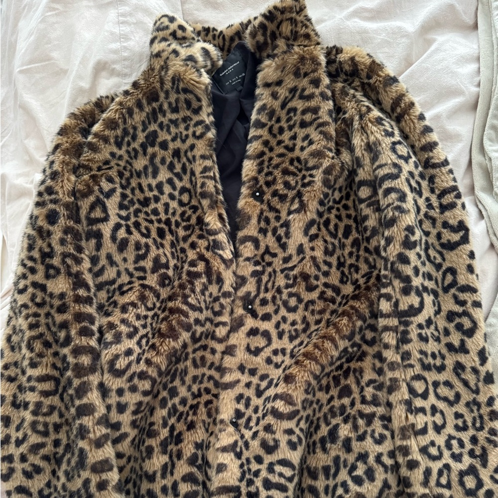 Zara faux fur leopards coat size small